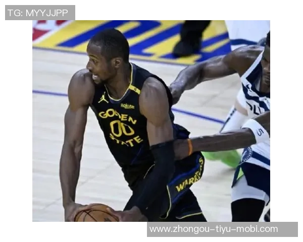 小佩顿分享比赛策略:传球给库里并为他设置挡拆的有效战术 小佩顿分享比赛策略:传球给库里并为他设置挡拆的有效战术