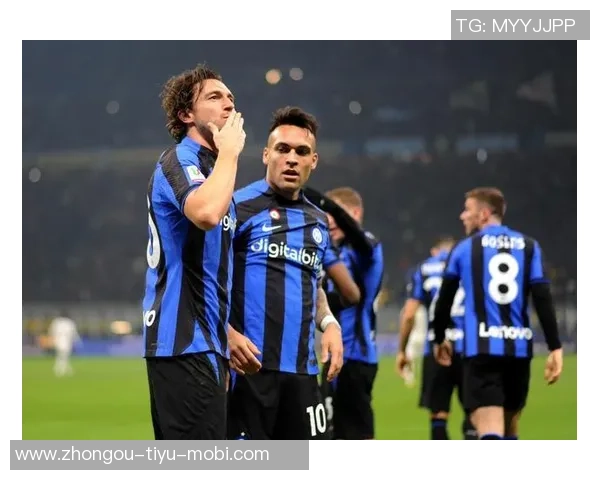 意天空报道恰尔汉奥卢和达米安将随国米征战意超杯但出场机会未定 意天空报道恰尔汉奥卢和达米安将随国米征战意超杯但出场机会未定